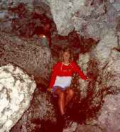 Miles underground, Rusty and Jodi become suddenly blinded (125 Kb)